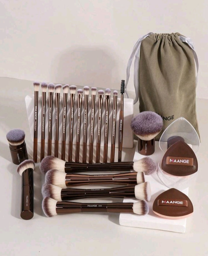 MAANGE Make-Up Tool Set.