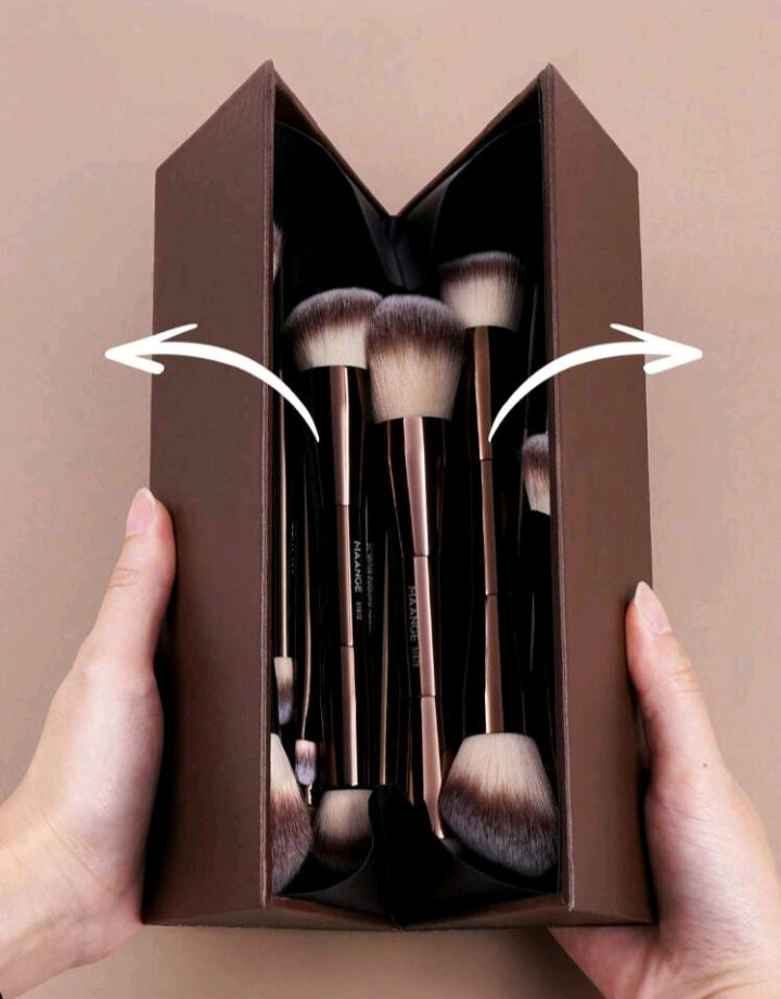 MAANGE Make-Up Tool Set.
